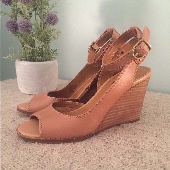 Lucky Brand Shoes - Lucky Brand Juanitah Wedge shoe, size 6